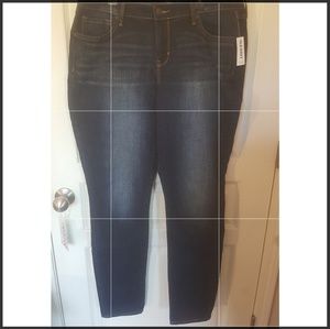 Curvy mid rise jeans